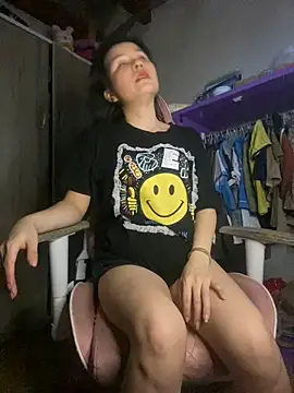 Ivy_Trix2 现场性爱视讯表演