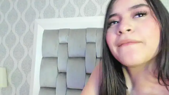 dulcenyra7's Live XXX Chat
