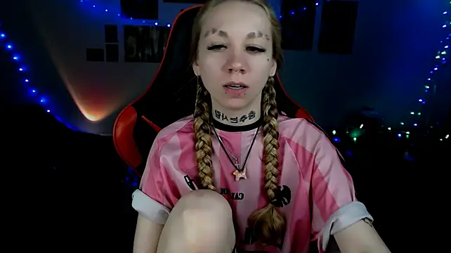 Nica_Kawaii's Live XXX Chat