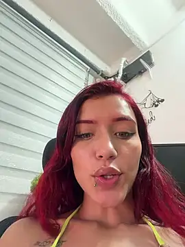 Cherry_Scarlet_'s Live XXX Chat