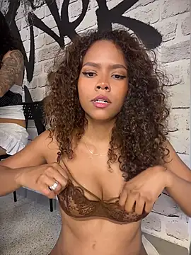 CurlyOopsieXXX's Webcam Show