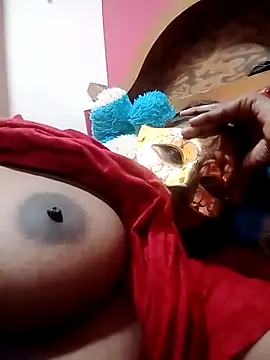 hotpussyxxx777 现场性爱视讯表演