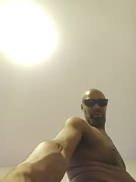 Bulgemaster001's Webcam Show