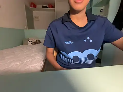Rebeu_77's Webcam Show