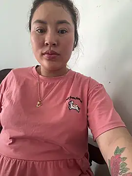 Lina-Naughty 现场性爱视讯表演