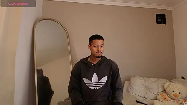 Maxi_and_Ares' Webcam Show