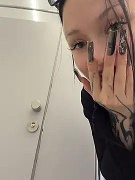 EliteBitch's Live XXX Chat