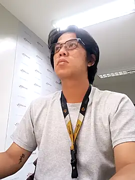 akiramoore 现场性爱视讯表演