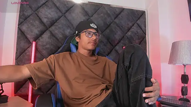LiamKron's Webcam Show