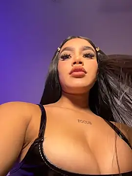 Tyra_malkovaa's Webcam Show