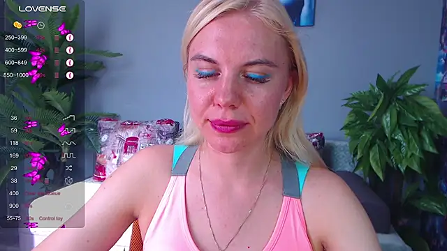 FromRussia's Live XXX Chat