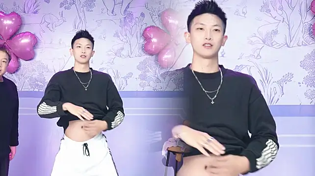 Zouzouboy-001's Webcam Show
