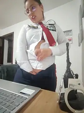 Queen_linda1 现场性爱视讯表演
