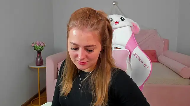 EllaBells' Live XXX Chat