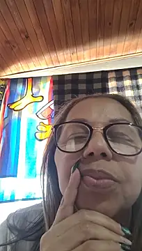 Ladymilf12's Live XXX Chat