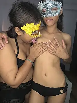 Kayra_queenx's Webcam Show