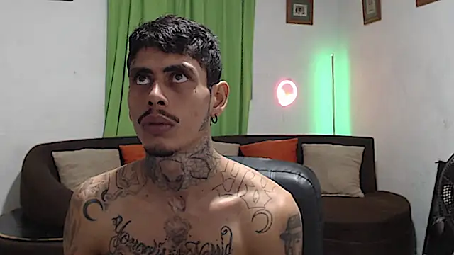 alpha_zom's Webcam Show
