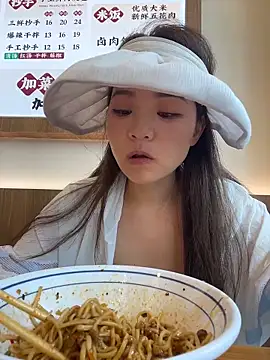 xiaochengzi505 现场性爱视讯表演