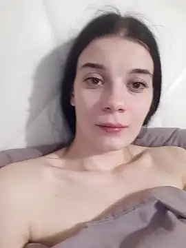 LunaAdika777 现场性爱视讯表演
