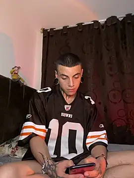 _valentinoooo's Webcam Show