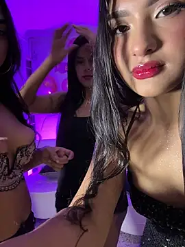 SabrinaX_X 现场性爱视讯表演