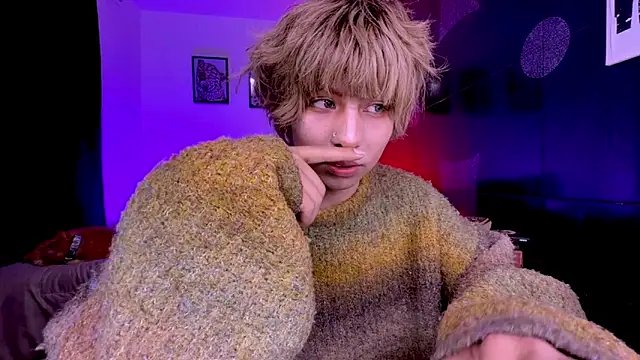 Aronn_44 现场性爱视讯表演
