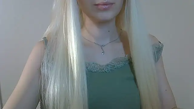 ViraVrema's Live XXX Chat