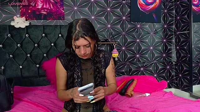 Sharlotshh's Webcam Show