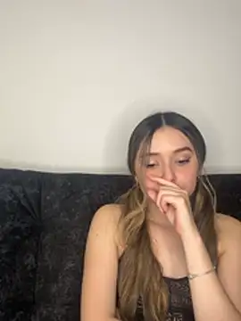 Sarisloves' Live XXX Chat