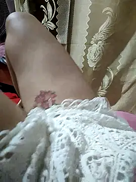 -Tara-a's Webcam Show