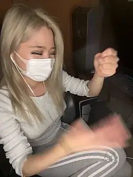 MOMOKA_33 现场性爱视讯表演