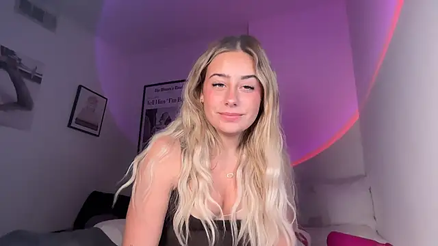 skylarraeee's Live XXX Chat