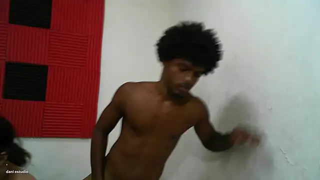BlackWhiteRush 现场性爱视讯表演