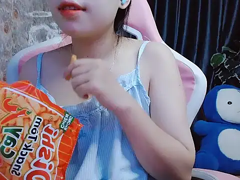 Julie_Ulie 现场性爱视讯表演