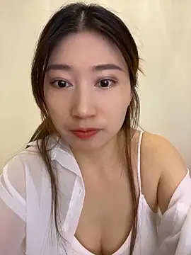 qiuqiu_018 现场性爱视讯表演