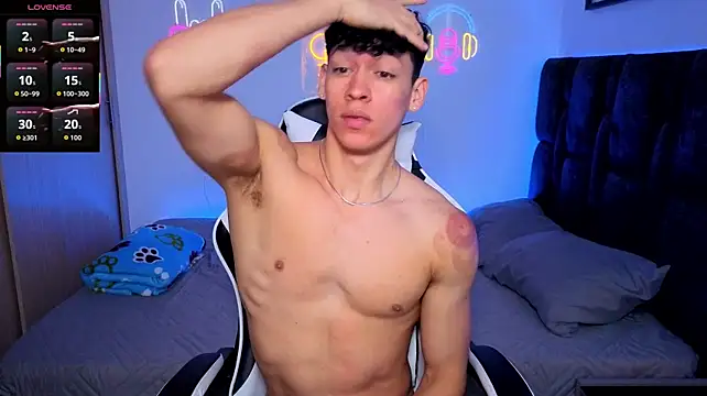 Luke_Muscle's Webcam Show