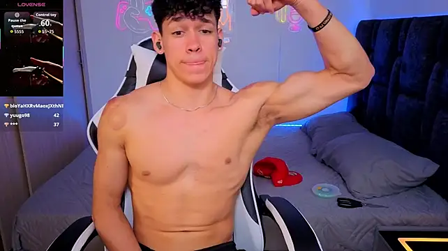 Luke_Muscle's Webcam Show