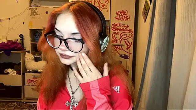 CuteRedheadPrincess 现场性爱视讯表演