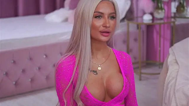 LaraBrynn's Webcam Show