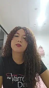 lilith_isabella25's Webcam Show