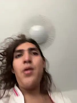 Tr3sL3ch3sss' Webcam Show