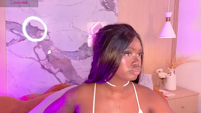 EmiilyLovex's Live XXX Chat