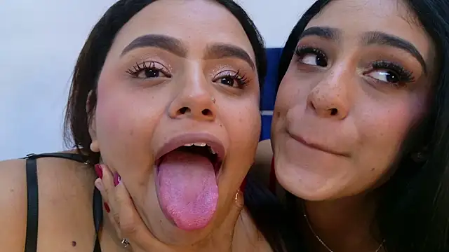 MiayTayla's Webcam Show