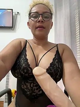 ninarose777's Webcam Show