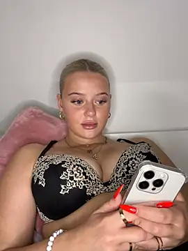 CherryEvelyn's Webcam Show