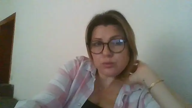 ElenaLove888's Live XXX Chat
