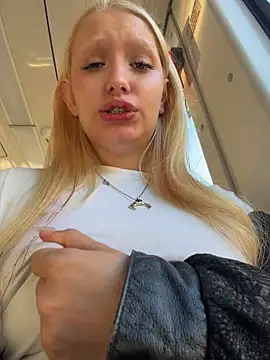 Elfi_InPublic's Webcam Show