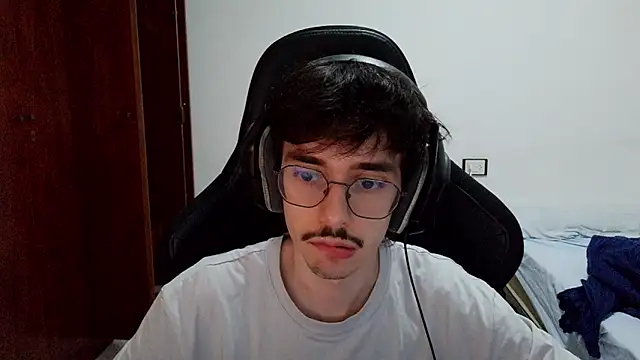 gabrielNovin17cm's Webcam Show