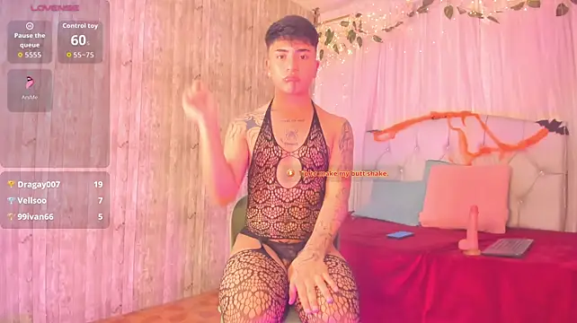 your_kitty_boy's Webcam Show