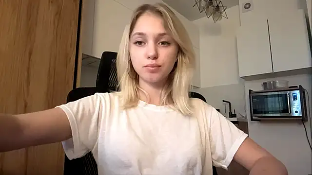 EveryoneEve's Live XXX Chat
